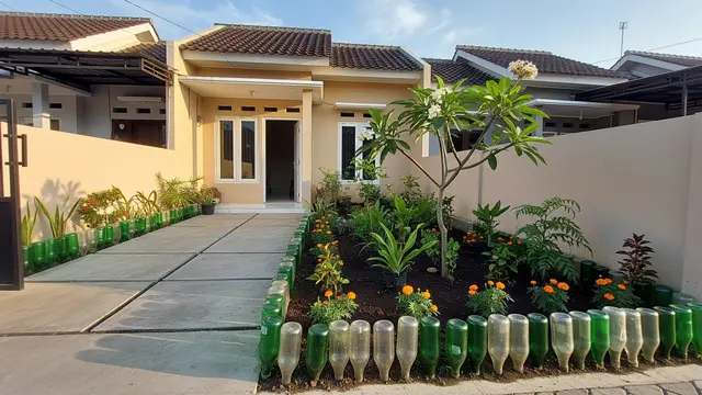 Ide Pembatas Akar Murah untuk Rumah Tipe 36 Model Pemanfaatan Botol Kaca Bekas