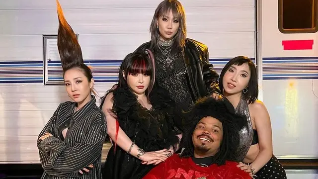 Gaya Sandara Park Reuni 2NE1 di Panggung Coachella Disorot, Tampilkan Kembali Rambut ‘Sapu Ijuk’ Ikoniknya