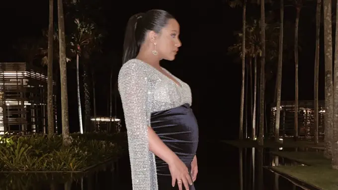 Angel Pieters hamil anak pertama