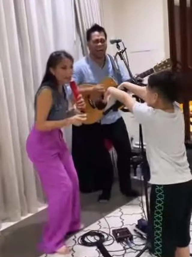 Geng Cendol ke Istana Andara (Instagram/mrsayudewi)