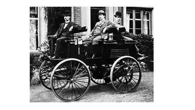 Ilustrasi sejarah kendaraan listrik.