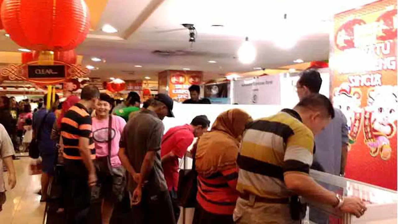 Antusias Penggila Batu Mulia di Pameran Batu Akik Semarang