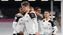 Fulham. Sebagai klub promosi di Liga Inggris musim 2022/2023, Fulham dihuni oleh 20 pemain asing dalam skuad mereka dari total 24 pemain. Mereka hanya diperkuat oleh 4 pemain domestik, di mana dua di antaranya menjadi pilihan utama dalam starting line-up mereka, yaitu Harrison Reed dan Tosin Adarabioyo. (AFP/Pool/Justin Setterfield)