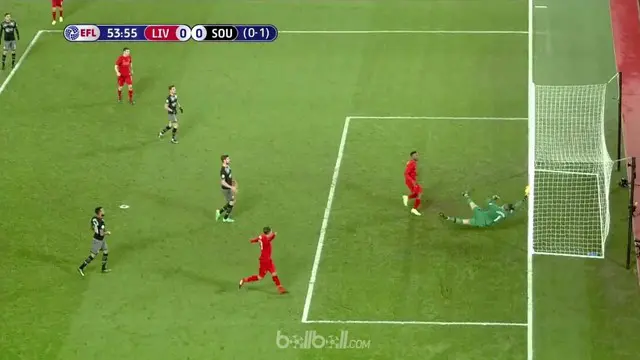 Berita video kecanggihan teknologi garis gawang yang memperlihatkan bola tendangan Emre Can gelandang Liverpool belum sah menjadi sebuah gol