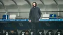 Pelatih Juventus, Andrea Pirlo, mengamati permainan anak asuhnya saat melawan Napoli pada laga final Piala Super Italia di Stadion Mapei, Rabu (20/1/2021). Juventus menang dengan skor 2-0 atas Napoli. (AFP/Miguel Medina)