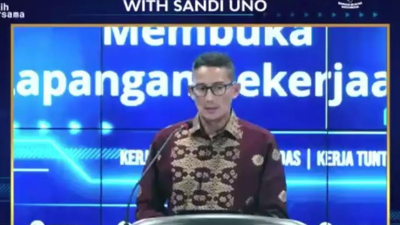 Menparekraf Sandiaga Uno di The Weekly Brief with Sandi Uno