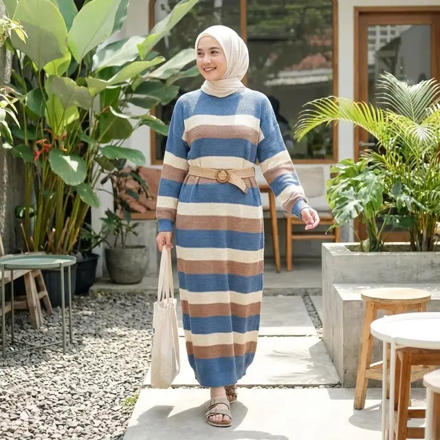 Model Gamis Kombinasi Garis