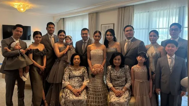 Jessica Tanoe di hari pernikahan sang adik, Clarissa Tanoesoedibjo. [@angelatanoesoedibjo]