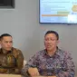 Direktur Eksekutif Klaim dan Resolusi Bank LPS Suwandi memberi keterangan pers kepada wartawan di Cirebon terkait klaim pengembalian dana nasabah BPR KRI Indramayu usai OJK cabut ijin usaha. Foto (Liputan6.com / Panji Prayitno)