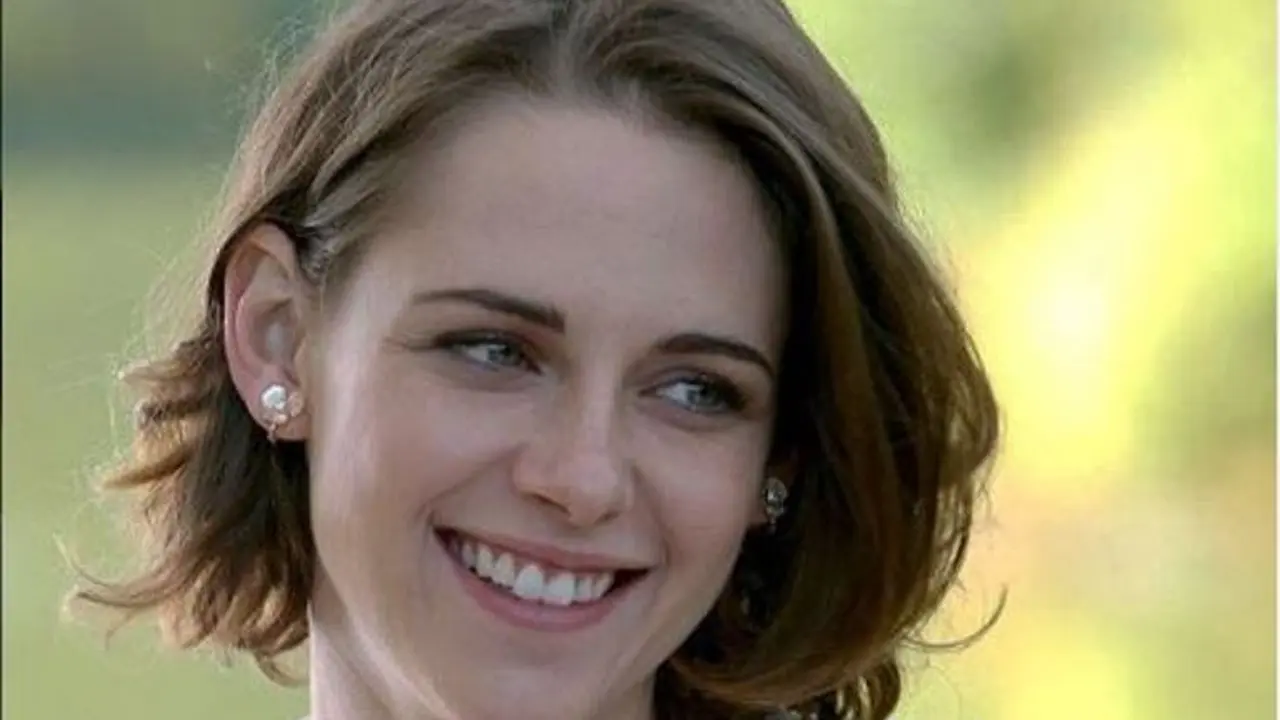 Perawatan Wajah Unik Ala Kristen Stewart yang Akan Perankan Putri Diana