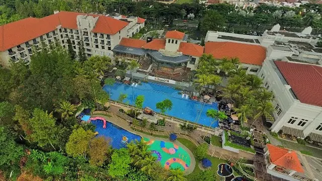 Mason Pine Hotel
