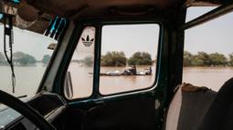Banjir di sepanjang sungai Senegal telah berdampak pada lebih dari 55.000 orang. (GUY PETERSON/AFP)