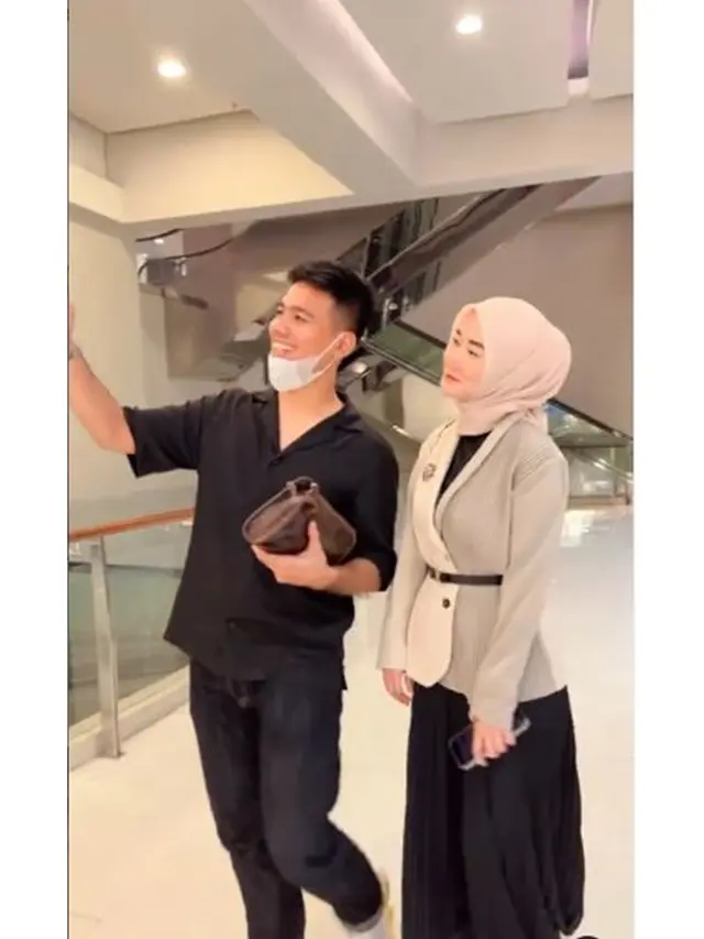 6 Potret Kedekatan Marissya Icha dan Frans Faisal, Konten Barengnya Bikin Gemas