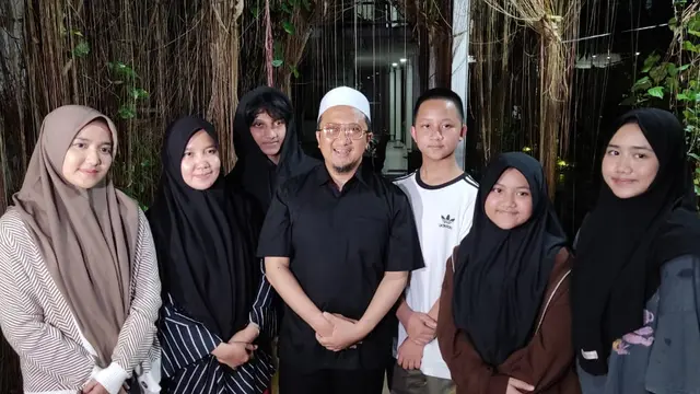Keluarga Ustaz Yusuf Mansur