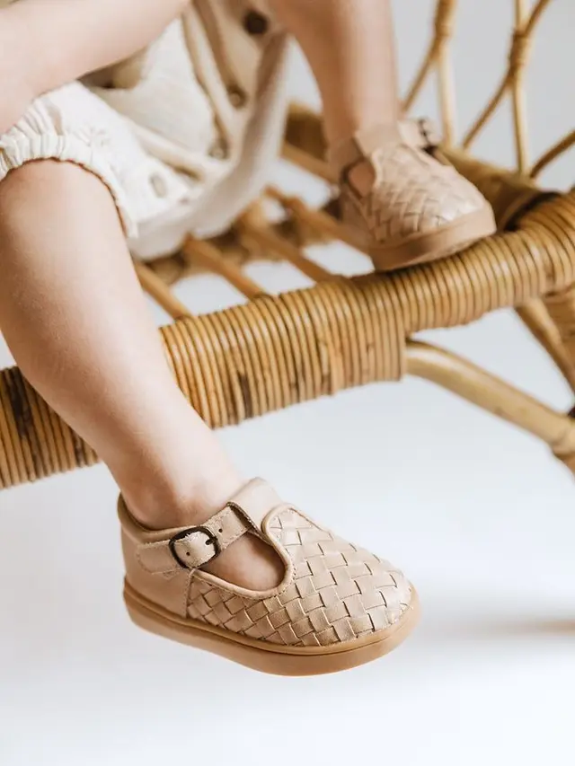 Perhatikan Bahan Sepatu yang Akan Dipilih