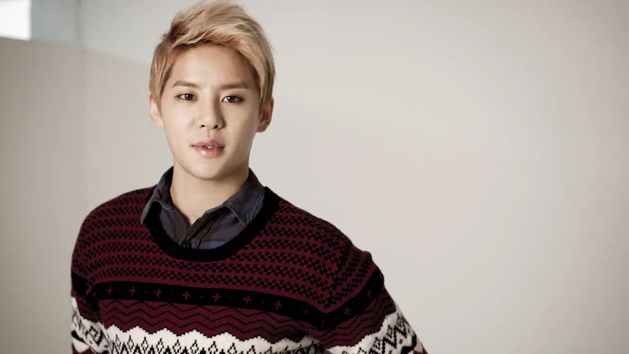 Nyanyikan Lagu TVXQ, Junsu JYJ Tak Kuasa Menahan Air Mata