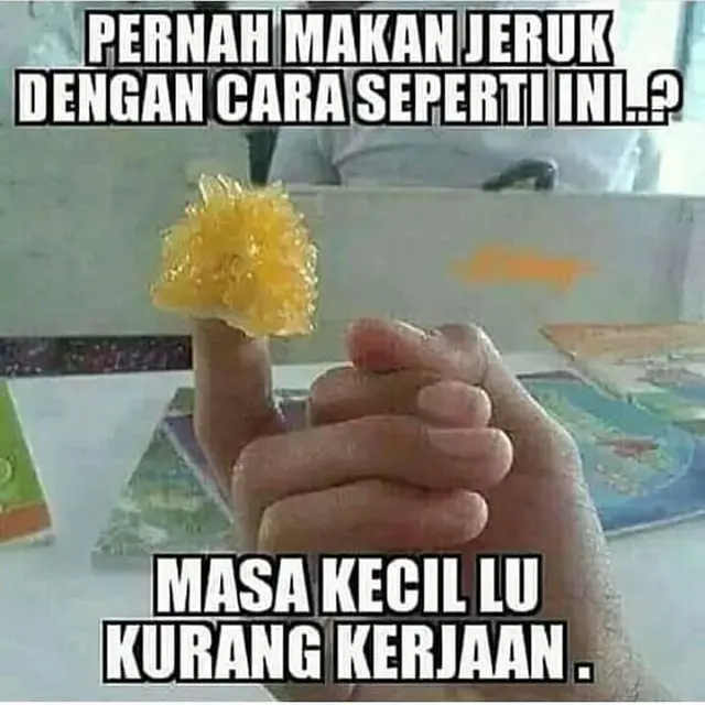 6 Cara Makan Jeruk Ini Nyeleneh Banget, Bikin Geleng Kepala