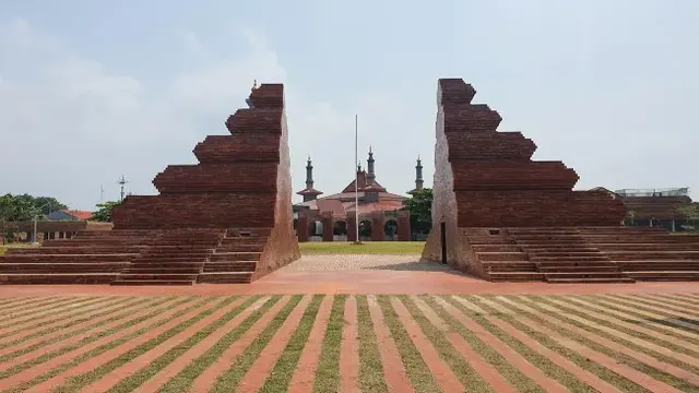 Kesan Gubernur Ridwan Kamil Resmikan Alun-Alun Kejaksan Cirebon