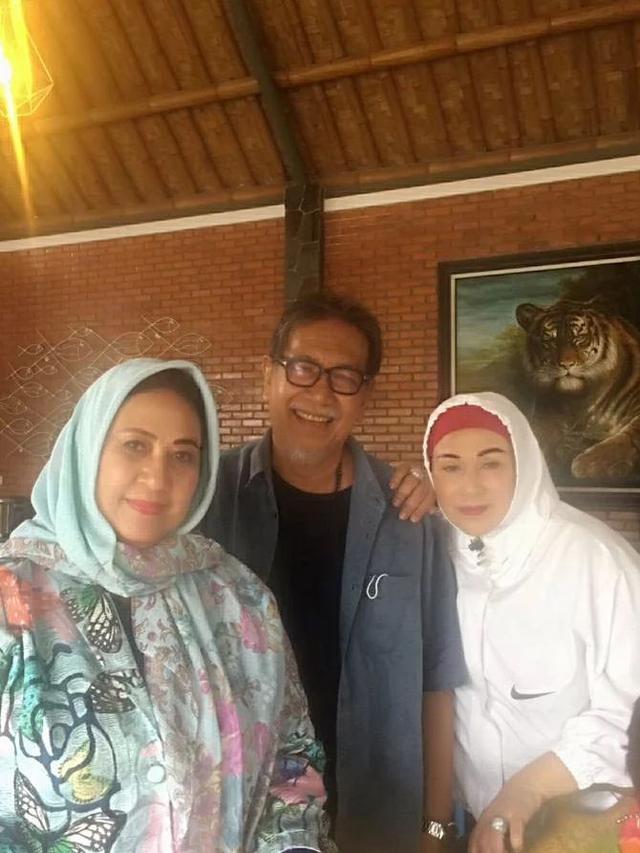 Reuni artis senior era 70 dan 80-an (Foto: Instagram/@cameliamalikreal)