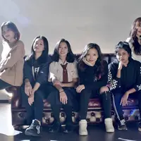 Diperkuat member asal Indonesia hingga India, Z-Girls berani tampil beda. (Twitter khhculture)