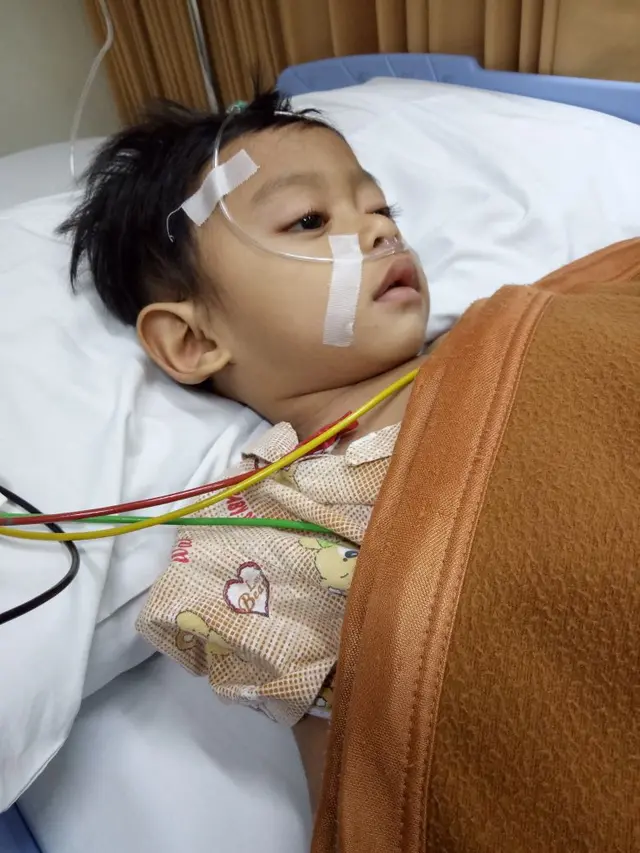 [Bintang] Anak Ini Butuh Uang Puluhan Juta untuk Tutupi Celah di Jantungnya