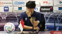 Pelatih kepala Timnas Indonesia, Shin Tae-yong saat konferensi pers menjelang laga FIFA Matchday antara Indonesia melawan Argentina di Stadion Utama Gelora Bung Karno (SUGBK), Jakarta, Minggu (18/06/2023). (Bola.com/Bagaskara Lazuardi)