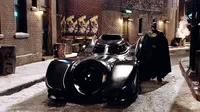 Adegan Batman dan Batmobile di film Batman yang rilis 1989.(Warner Bros)