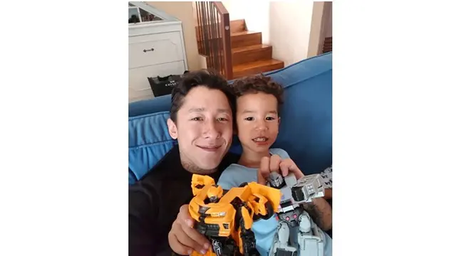 Daniel Patrick ternyata 10 tahun lebih muda dari Wanda Hamidah.
