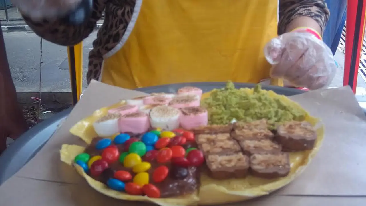 Lezatnya Martabak King Kong dengan Taburan Topping Tak Biasa