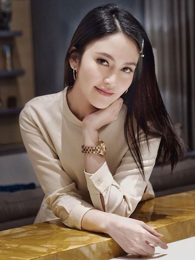 6 Potret Cantik Deanda Puteri, Penyanyi Pendatang Baru Keponakan Kaka Slank