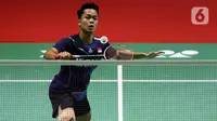 Pebulutangkis Tunggal Putra Indonesia, Anthony Sinisuka Ginting saat melawan Priyanshu Rajawat (India) pada babak 16 Besar Turnamen Indonesia Open 2023 di Istora Gelora Bung Karno, Jakarta, Kamis (15/6/2023). (Liputan6.com/Helmi Fithriansyah)