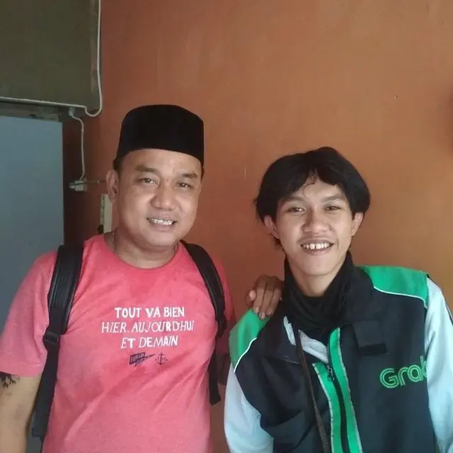 Potret Driver Ojek Online Dapat Orderan Dari Pelawak