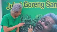 Potret warung jukut goreng Epy Kusnandar yang sederhana berkonsep lesehan. [IG: @epy_kusnandar_official]
