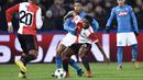 Tyrell Malacia menjadi sosok yang tak tergantikan di posisi bek kiri Feyenoord di bawah asuhan Arne Slot. Pemain jebolan akademi Feyenoord itu bisa jadi tambahan yang bagus untuk menambal rapuhnya pertahanan Manchester United. (AFP/John Thys)