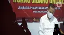 Terdakwa Jaksa Kejaksaan Negeri Yogyakarta nonaktif, Eka Safitra mendengarkan kuasa hukumnya membacakan Pledoi saat sidang vidco di Gedung KPK, Jakarta, Rabu (29/4/2020). Eka diduga menerima suap terkait lelang proyek pada Dinas Pekerjaan PUPKP Kota Yogyakarta TA 2019. (merdeka.com/Dwi Narwoko)