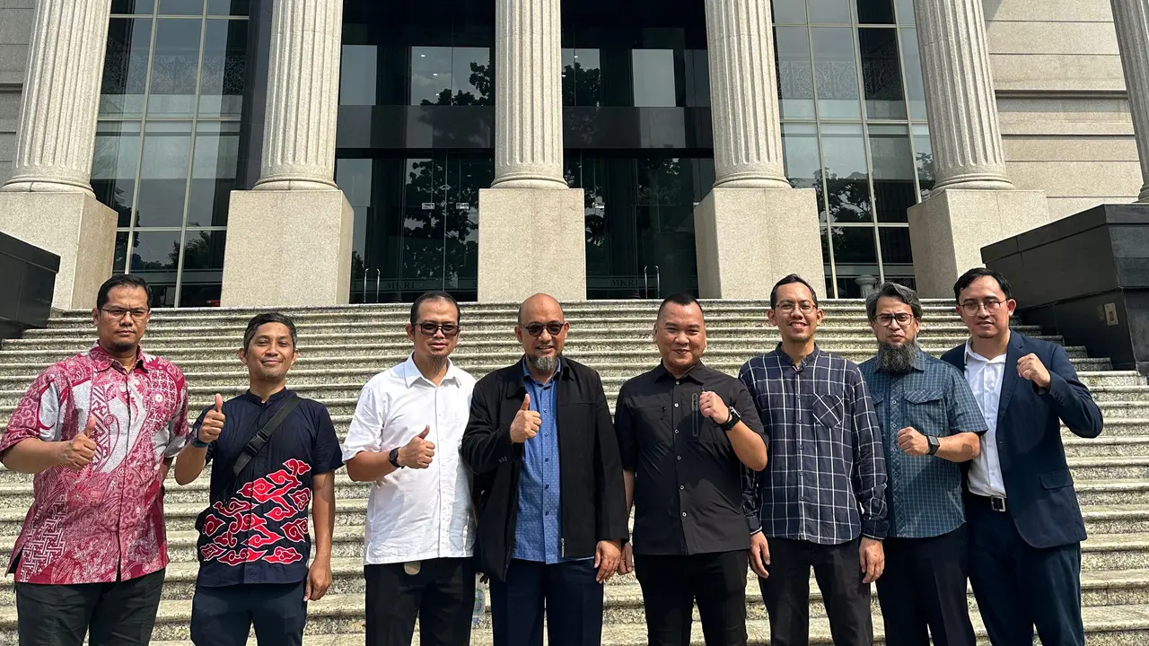 Mantan penyidik senior Komisi Pemberantasan Korupsi (KPK) Novel Baswedan bersama IM57+Institut mengajukan uji materi atau judicial review (JR) perihal minimum batas umur pimpinan KPK ke Mahkamah Konstitusi (MK), Jakarta, Selasa (28/5/2024).