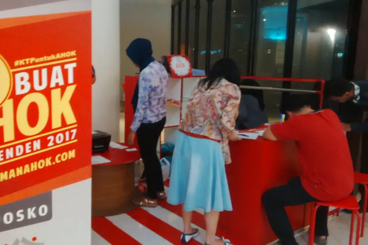 Posko TemanAhok di Mal Senayan City