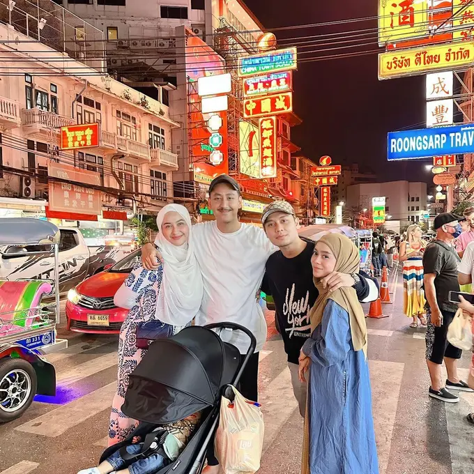 Ditengah Kabar Hamil, Ini 6 Potret Liburan Lesti Kejora dan Rizky Billar di Thailand