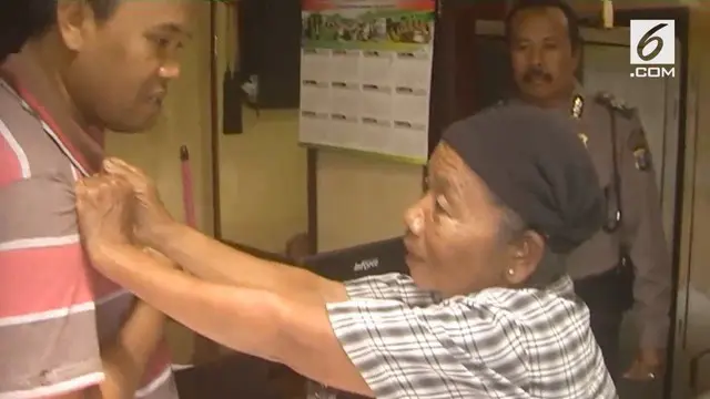 Seorang nenek berusia 70 tahun berhasil menggagalkan aksi jambret yang terjadi kepadanya.