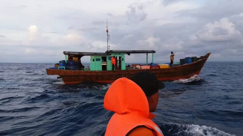 3 Awak Kapal Terombang-ambing 30 Jam di Laut Kabaena