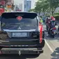 Kendaraan Mitsubishi Pajero yang menggunakan plat palsu saat terlibat kecelakaan di Jalan Raya Margonda, Kota Depok. (Liputan6.com/Dicky Agung Prihanto)