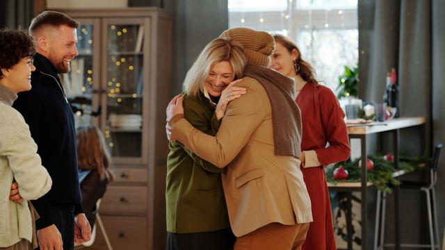 Ilustrasi merayakan Natal bersama keluarga