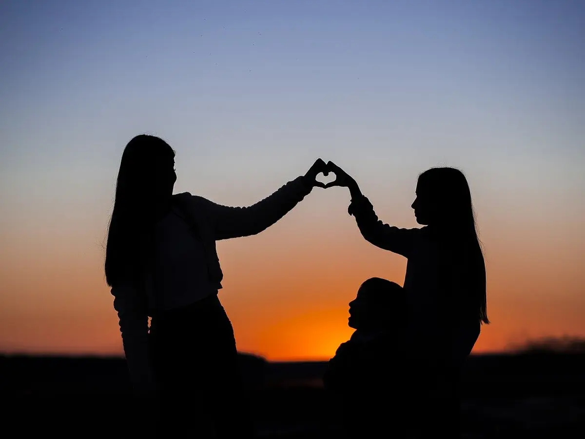 Arti Mimpi Bertemu Teman Lama yang Sudah Meninggal, Pertanda