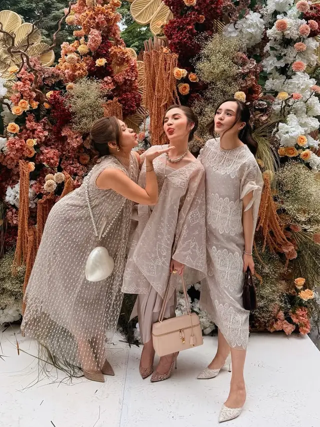 Gang Mermaid saat Lamaran Syifa Hadju dan El Rumi. [@bebytsabina]