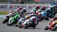Veda Ega Pratama (nomor motor 9) pada balapan Moto3 Hungaria 2026. (Honda Team Asia)