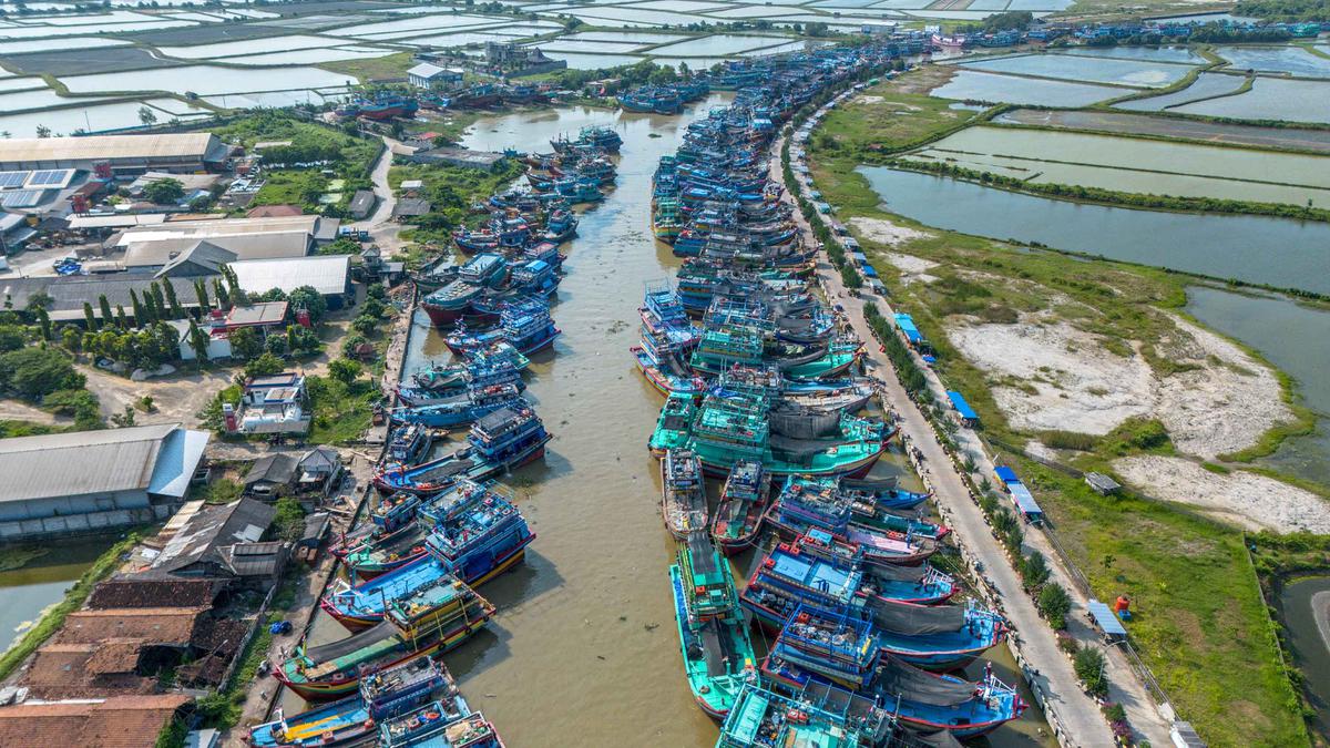 Solar Non Subsidi Naik Tinggi, Ribuan Nelayan Tambatkan Perahu