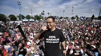 Calon Presiden (Capres) nomor urut 01 Anies Baswedan mengawali kampanye akbar di Tangerang, Banten. Di sana, Anies melontarkan pujian kepada massa pendukungnya. (Tim Media AMIN)