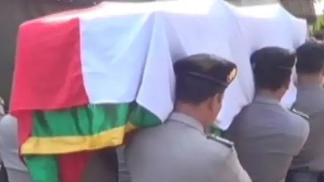 [VIDEO] Keluarga dan Petinggi Polri Lepas Jenazah Briptu Nurul