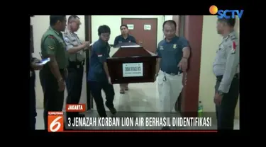 Tiga jenazah korban Lion Air JT 610 diserahkan pada keluarga pada Minggu (4/11) usai berhasil diidentifikasi.