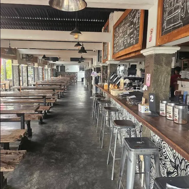 Rekomendasi Tempat Makan Siang di Sekitar Malioboro